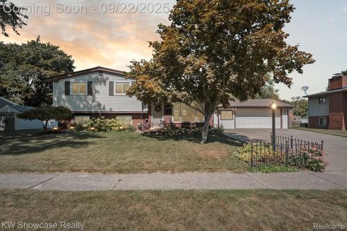 8700 Ringwood Dr, Commerce Township, MI, 48382-3473 | Card Image