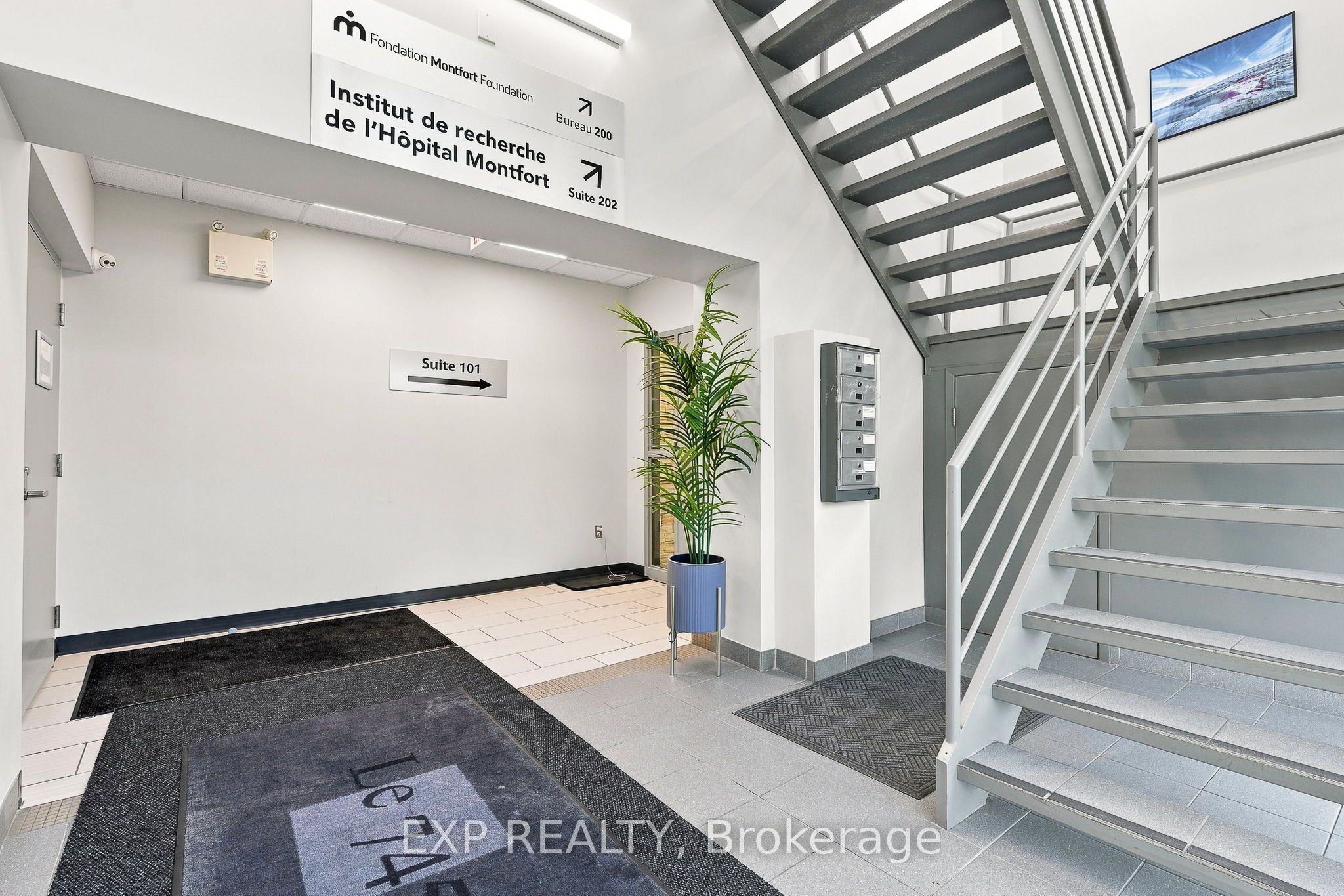 Commercial Lease in Manor Park - Cardinal Glen and Area 3