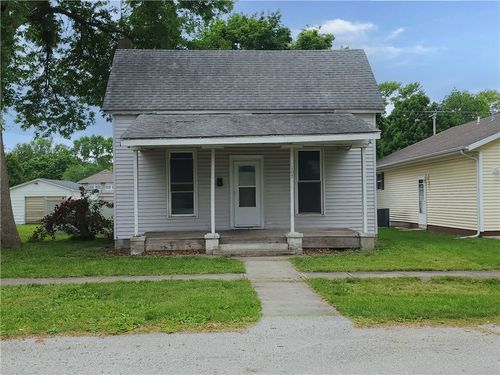 107 S Saint John St, Assumption, IL, 62510-1057 | Card Image