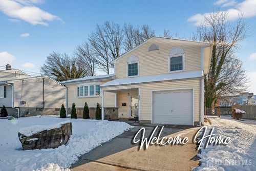 651 Franklin Dr, Perth Amboy, NJ, 08861-1813 | Card Image