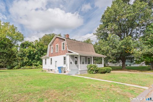 40 Doane St, Manchester, CT, 06042-3203 | Card Image