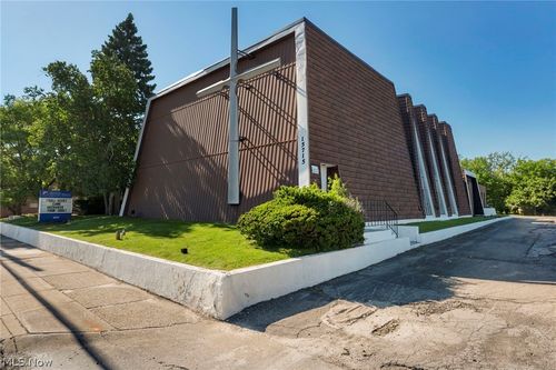 15715 Libby Road, Maple Heights, OH, 44137 | Card Image