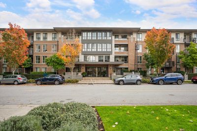 203 - 3107 Windsor Gate, Condo with 2 bedrooms, 2 bathrooms and 1 parking in Coquitlam BC | Image 2