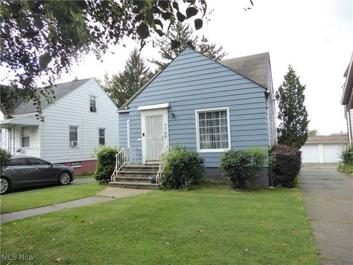 4762 E 90th St, Garfield Heights, OH, 44125-1340 | Card Image