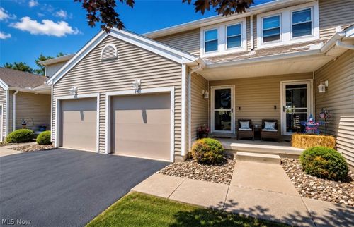 295 Pineview Dr Ne, Warren, OH, 44484-1496 | Card Image
