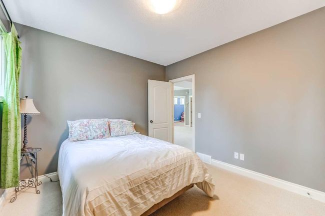 257 Discovery Ridge Way Sw, Home with 4 bedrooms, 2 bathrooms and 4 parking in Calgary AB | Image 36