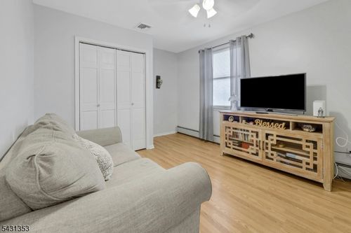 25 Veterans Pl, North Arlington, NJ, 07031-5121 | Card Image