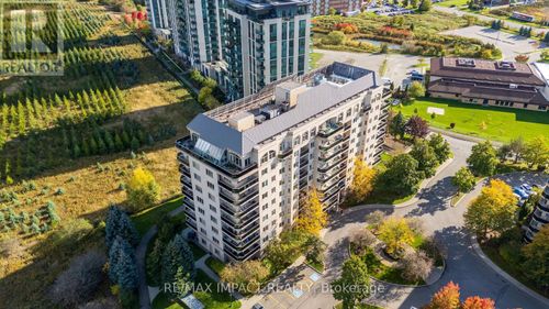 204-10 Dayspring Cir, Brampton, ON, L6P1B9 | Card Image