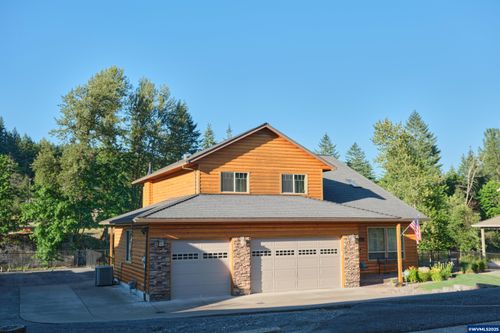 222 Se Whitten Rd, Mill City, OR, 97360-0028 | Card Image