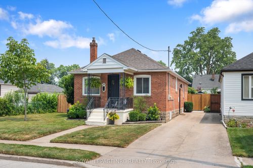 28 Ambrose St, Saint Catharines, ON, L2S2K7 | Card Image