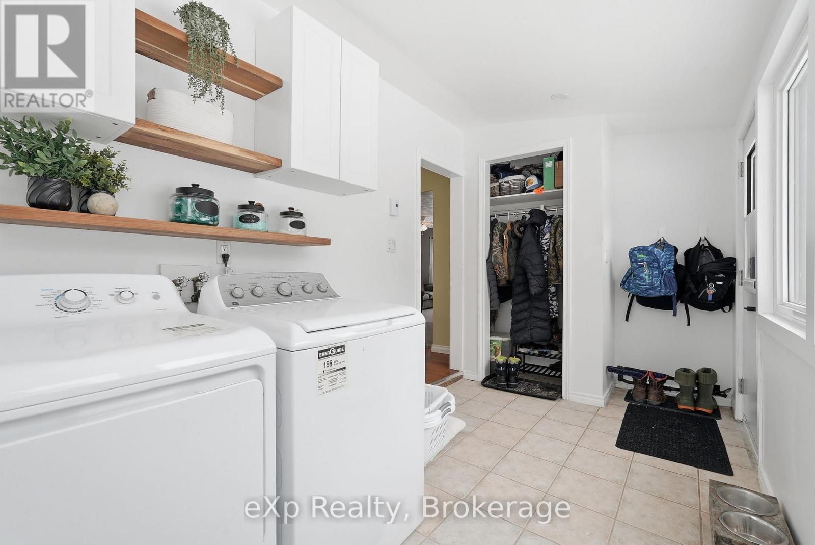 Residential in Wellington North (Mount Forest) 4