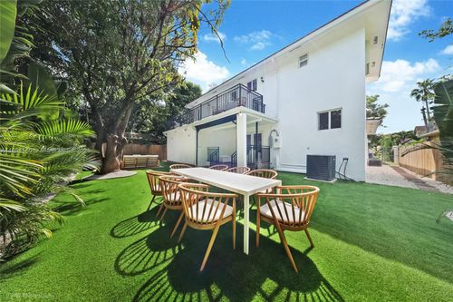 871 Ne 81st St, Miami, FL, 33138-4631 | Card Image