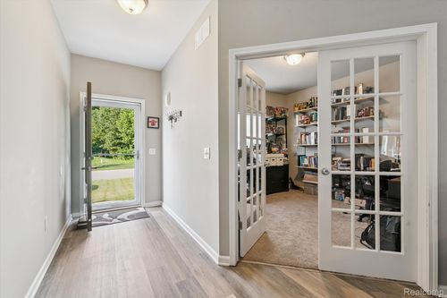 42811 Colonial Rd, Van Buren Twp, MI, 48111-3317 | Card Image