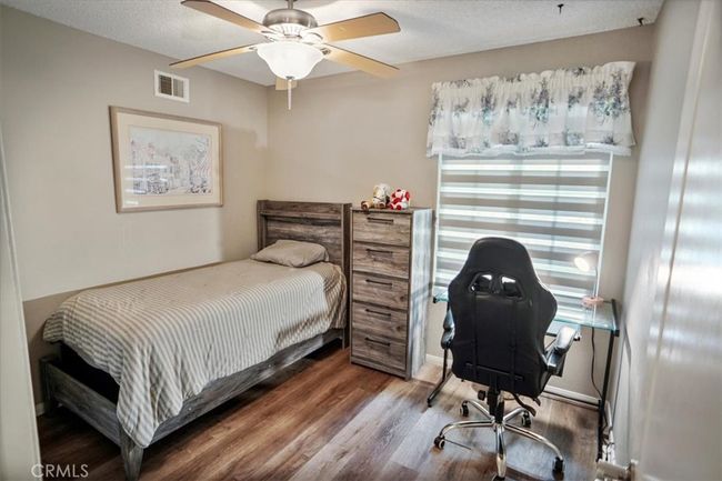 27945 Sycamore Creek Dr, House other with 4 bedrooms, 2 bathrooms and 2 parking in Valencia CA | Image 15