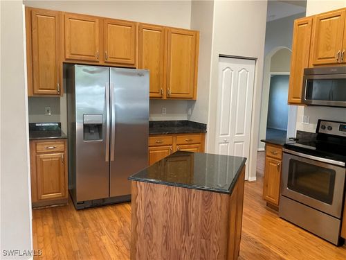 135 Glen Eagle Cir, NAPLES, FL, 34104-5714 | Card Image