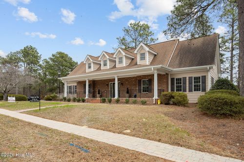 40 Parker Ln, Pinehurst, NC, 28374-7919 | Card Image