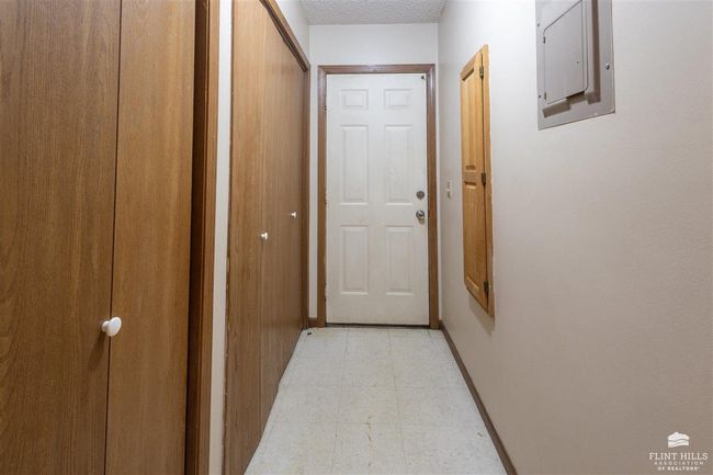 2556 Candlecrest Cir, Condo with 5 bedrooms, 3 bathrooms and null parking in Manhattan KS | Image 21
