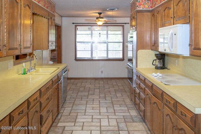 Kitchen | Image 6
