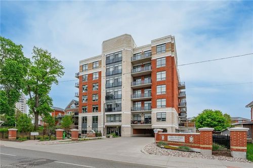 202-399 Queen St S, Kitchener, ON, N2G0C4 | Card Image