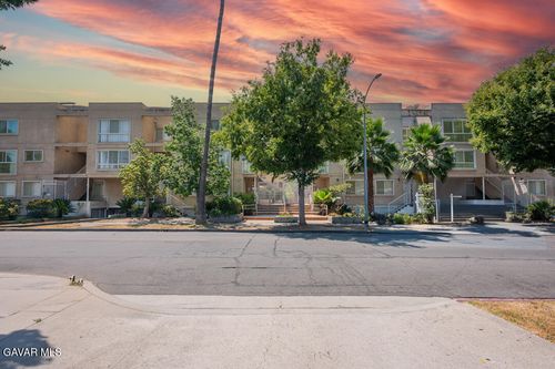 unit-2-110 W Maple St, Glendale, CA, 91204-2193 | Card Image