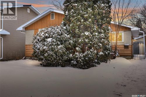 908 Shannon Rd, Regina, SK, S4S5K4 | Card Image