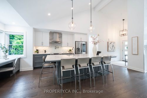 1533 Rometown Dr, Mississauga, ON, L5E2T8 | Card Image