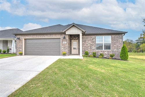 1911 Finnegan St, Bentonville, AR, 72713-4126 | Card Image