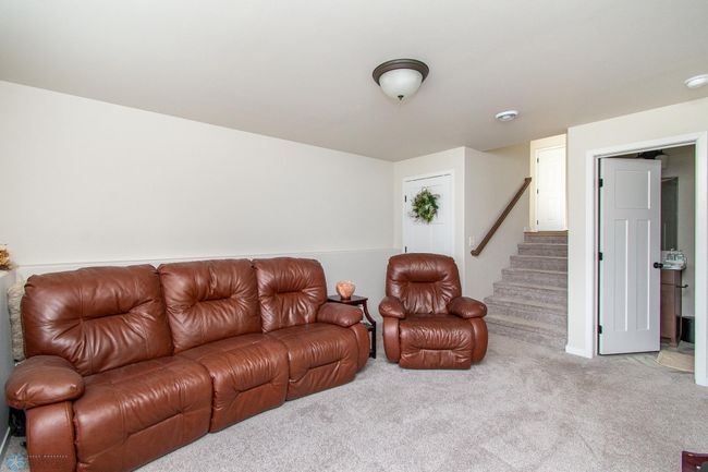 Family Room - LL | Image 36
