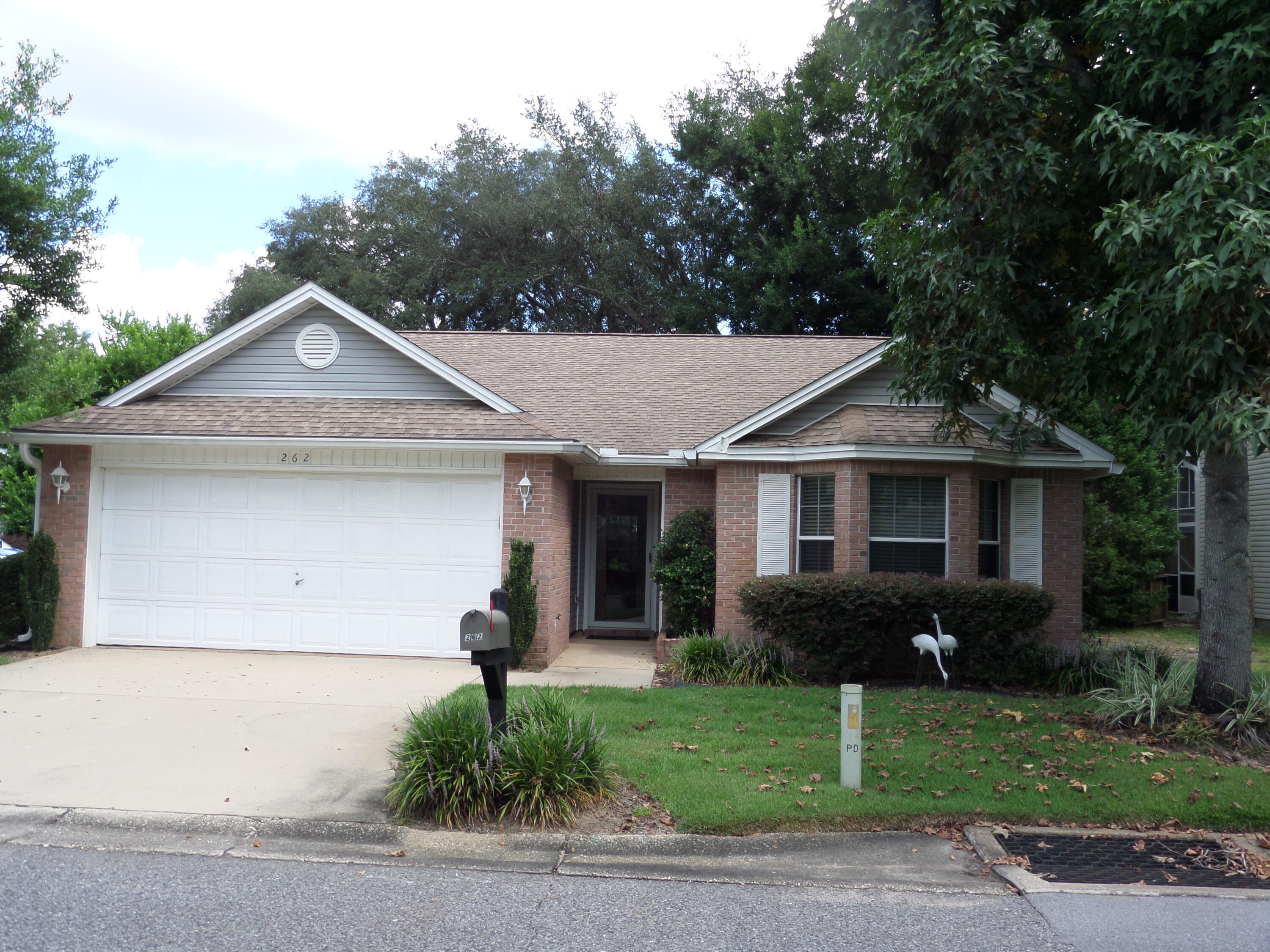 Parkwood Cir, Niceville, FL 32578