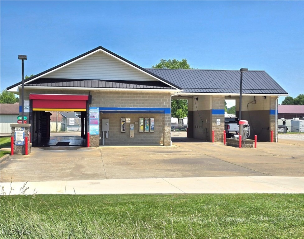 6200 Frazeysburg Rd, Nashport, OH 43830