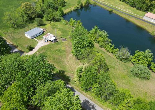 303 J W Bailey Rd, Calhoun, KY, 42327 | Card Image