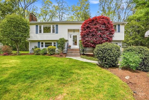56 Yarmouth Rd, Norwood, MA, 02062-1121 | Card Image