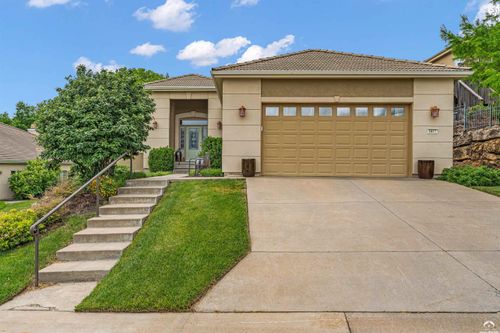 5617 Villa Dr, Lawrence, KS, 66047-8301 | Card Image