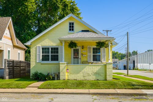 154 E Washington St, Mooresville, IN, 46158-1456 | Card Image