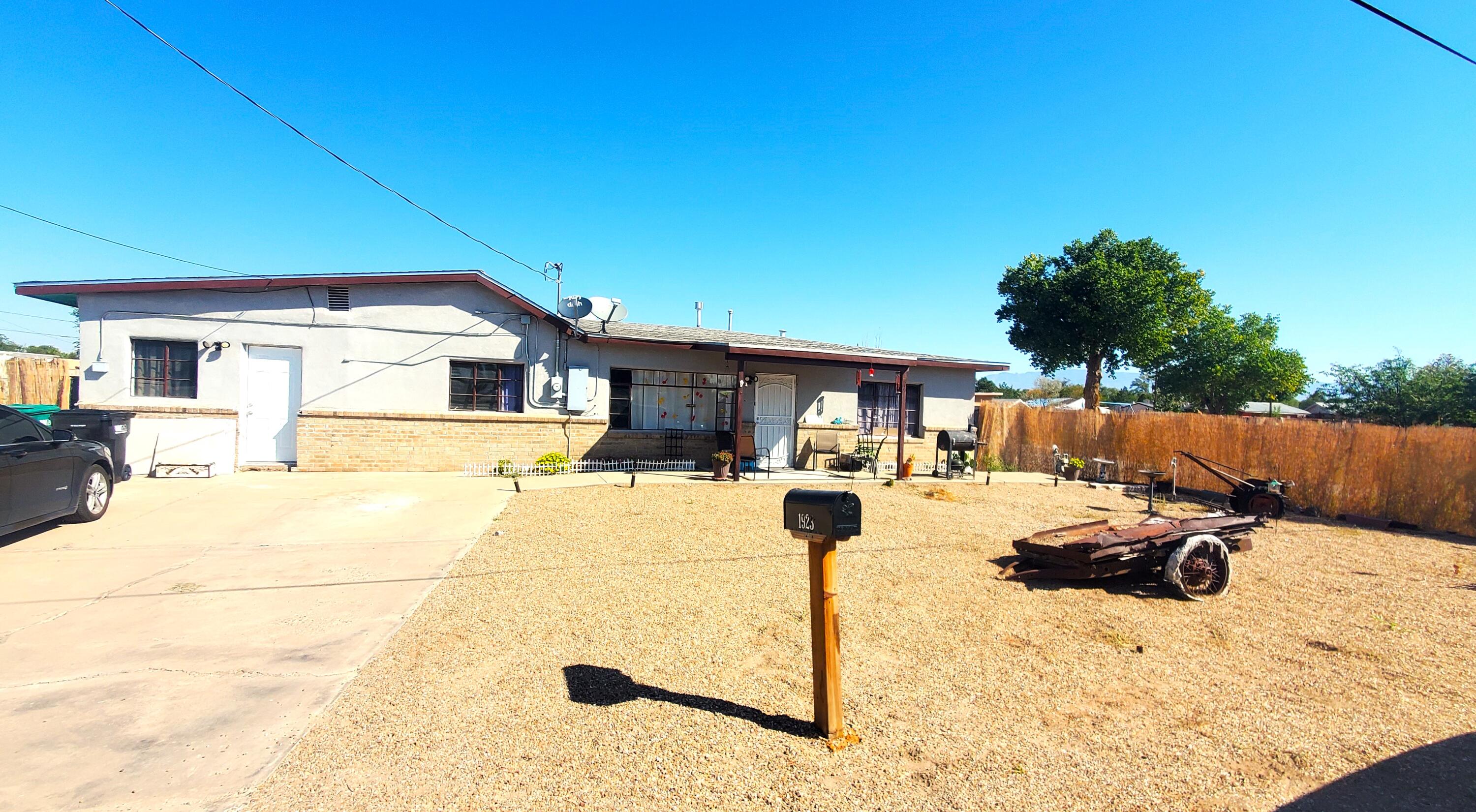 Robertson Rd, Albuquerque, NM 87105