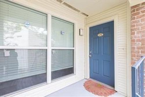 132-3900 Woodchase Dr, Houston, TX, 77042-5828 | Card Image