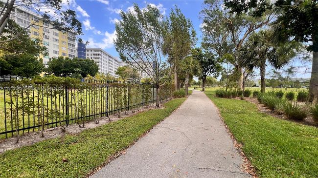 APT-505 - 4330 Hillcrest Dr, Condo with 1 bedrooms, 2 bathrooms and null parking in Hollywood FL | Image 41