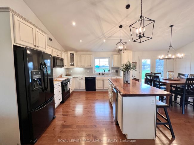 1575 Crookston Rd, House other with 5 bedrooms, 3 bathrooms and 10 parking in Tweed ON | Image 9