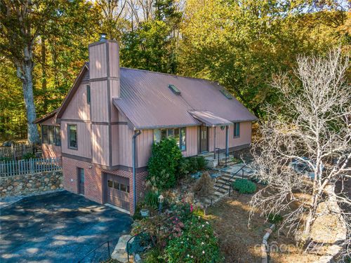 1326 Valmont Dr, Hendersonville, NC, 28791-3240 | Card Image