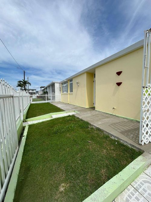 Via 58 Urb. Villa Fontana, Carolina, PR, 00983 | Card Image