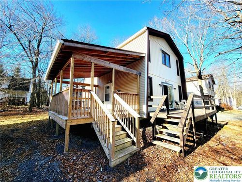 8237 Natures Dr, Tobyhanna, PA, 18466-3381 | Card Image