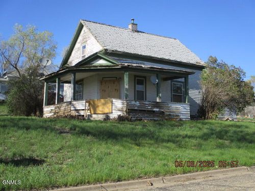 403 Church St, Flasher, ND, 58535-7103 | Card Image