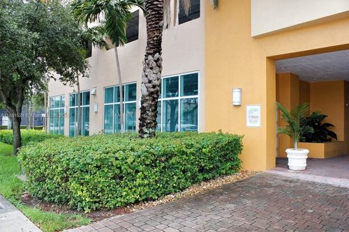 ph-1-60 Nw 37th Ave, Miami, FL, 33125-4836 | Card Image