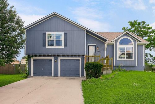 32643 W 172nd St, Gardner, KS, 66030-9243 | Card Image