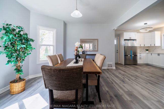 4749 Epworth Cir, House other with 4 bedrooms, 3 bathrooms and 4 parking in Niagara Falls ON | Image 13