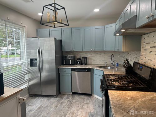 10 Albury Way, North Brunswick, NJ, 08902-4201 | Card Image