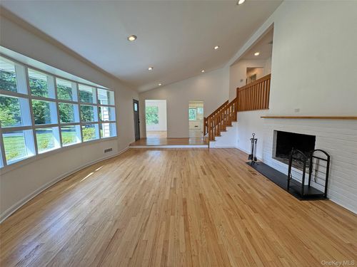 3 Stonewall Ln, Mamaroneck, NY, 10543-1025 | Card Image