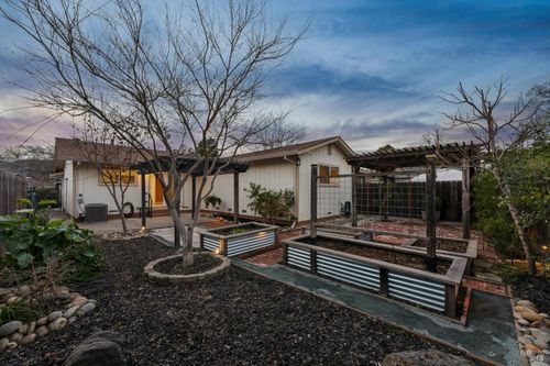 18023 Mulberry Ave, Sonoma, CA, 95476-8815 | Card Image