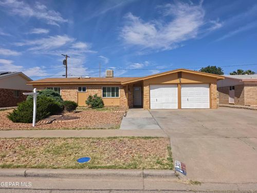 3011 Wedgewood Dr, El Paso, TX, 79925-4302 | Card Image