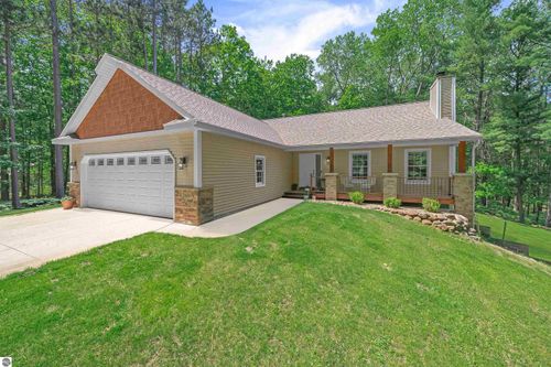 269 Thousand Oaks Drive, Traverse City, MI, 49696 | Card Image